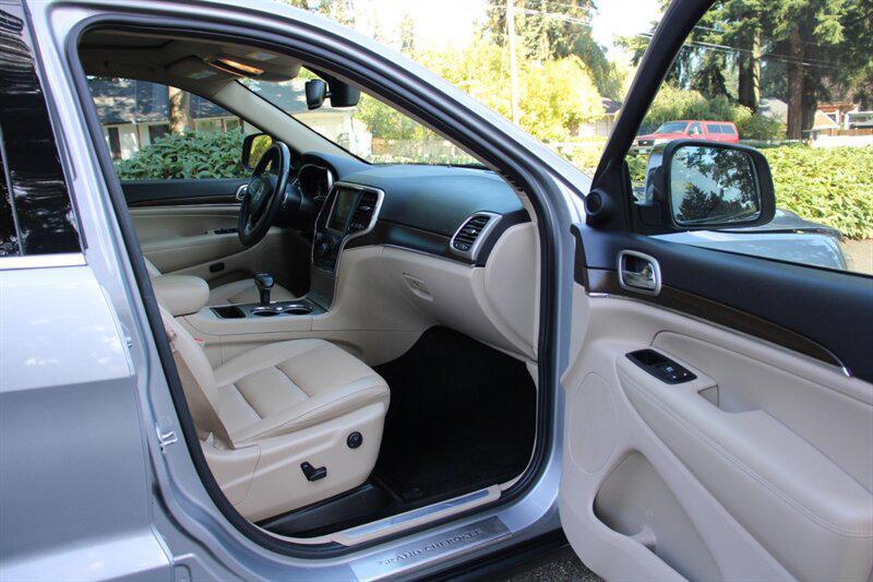 used 2015 Jeep Grand Cherokee car, priced at $10,995