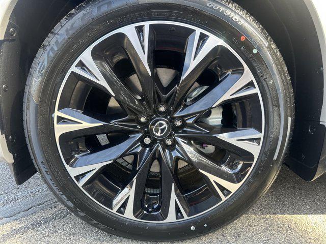 new 2025 Mazda CX-90 car, priced at $55,574