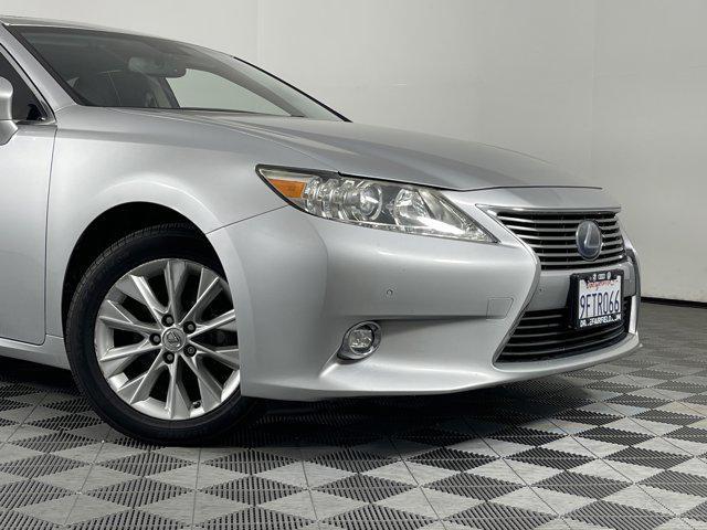 used 2015 Lexus ES 300h car, priced at $17,500