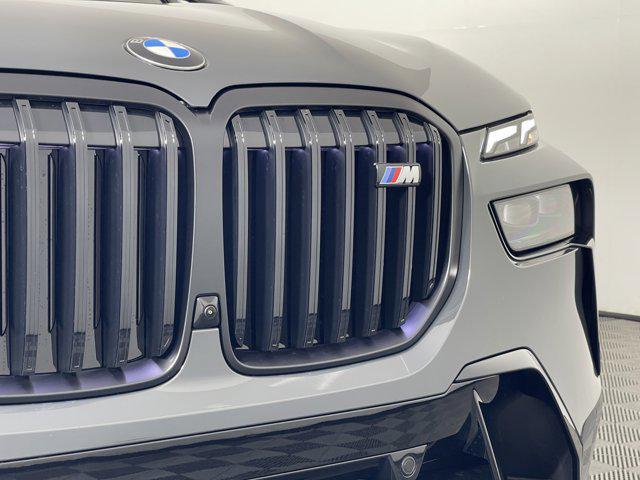 new 2025 BMW X7 car, priced at $118,670