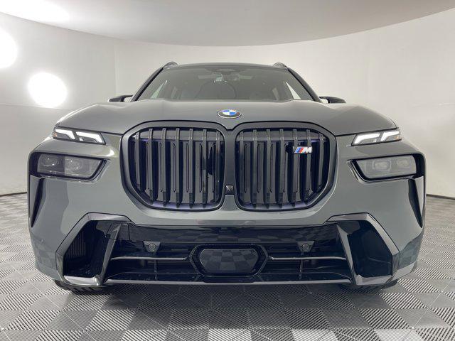 new 2025 BMW X7 car, priced at $118,670