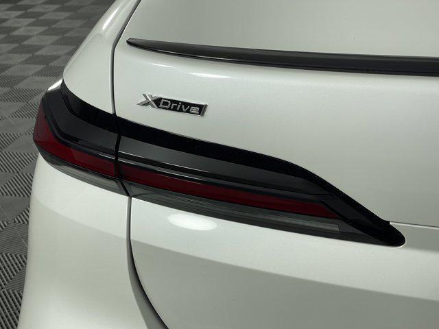 new 2025 BMW 760 car, priced at $132,125