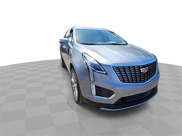 new 2025 Cadillac XT5 car, priced at $55,465