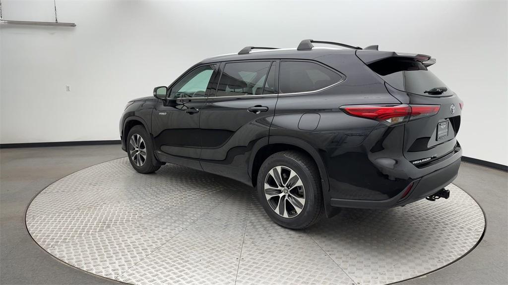 used 2021 Toyota Highlander Hybrid car, priced at $35,128
