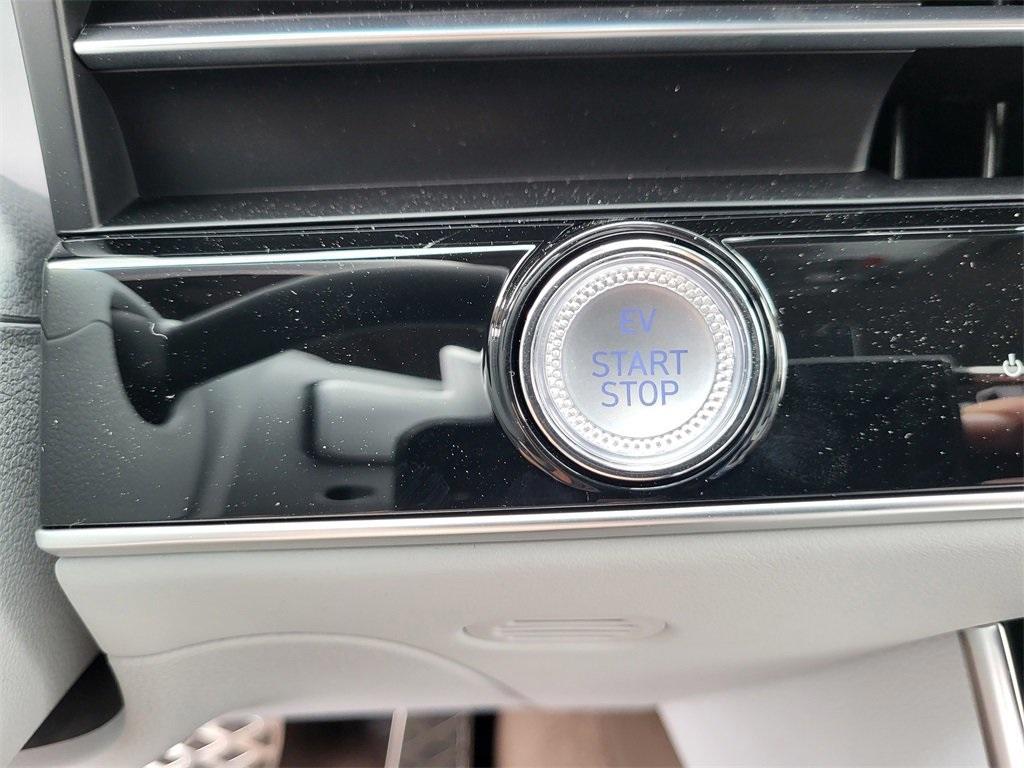 new 2026 Genesis Electrified GV70 car
