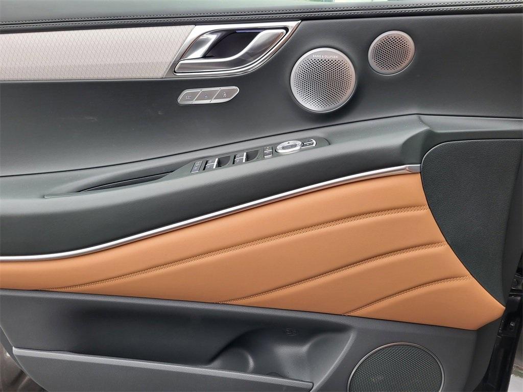 new 2025 Genesis GV80 car, priced at $75,615