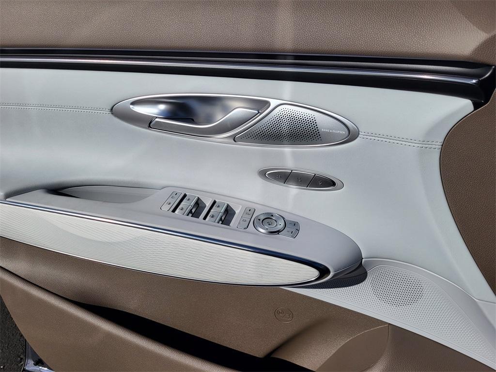 new 2026 Genesis GV70 car