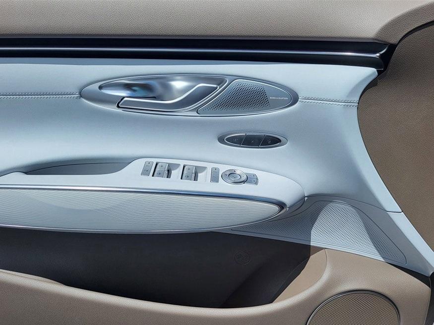 new 2026 Genesis GV70 car