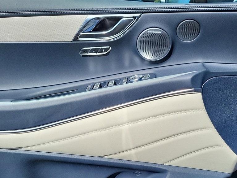 new 2025 Genesis GV80 car, priced at $81,185