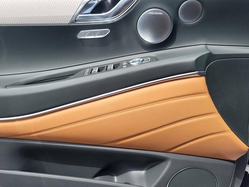 new 2025 Genesis GV80 car, priced at $77,170