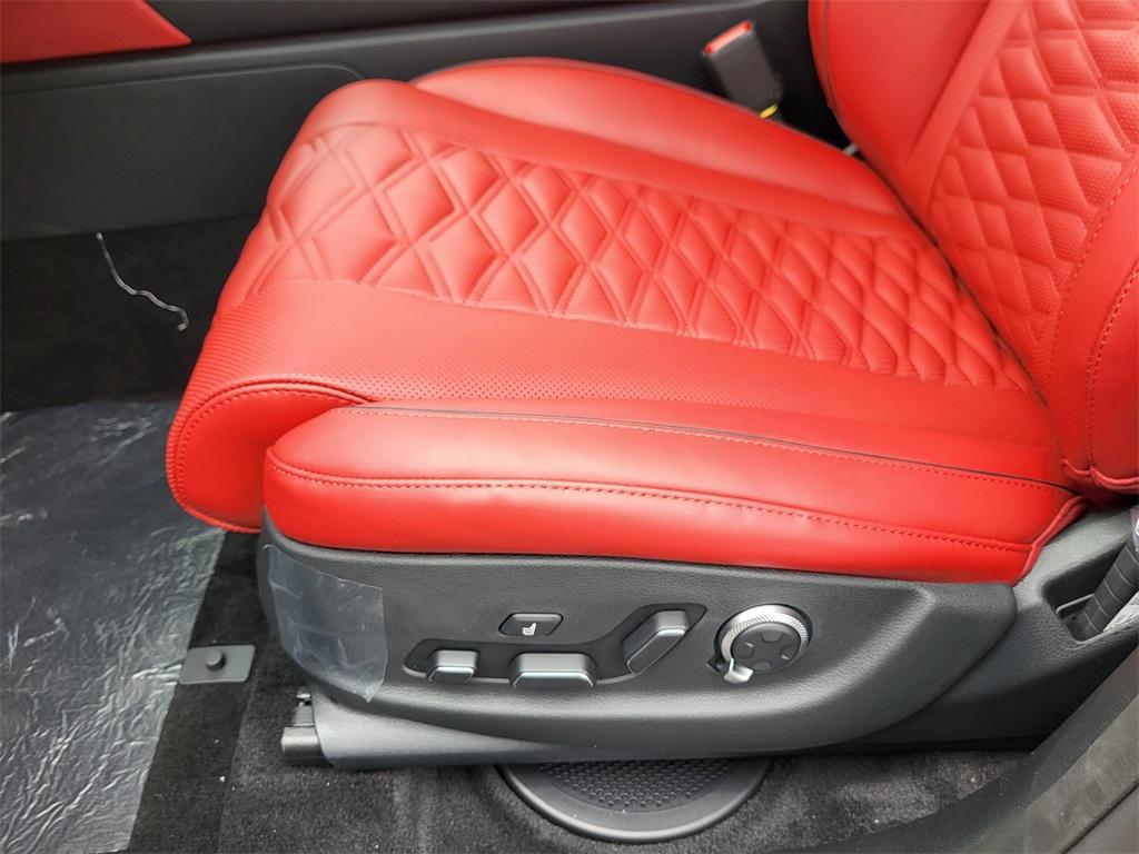 new 2025 Genesis GV80 Coupe car, priced at $88,460