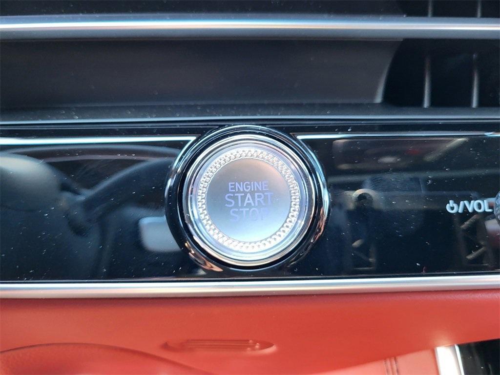 new 2026 Genesis GV70 car