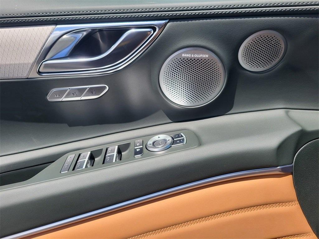 new 2025 Genesis GV80 car, priced at $82,685