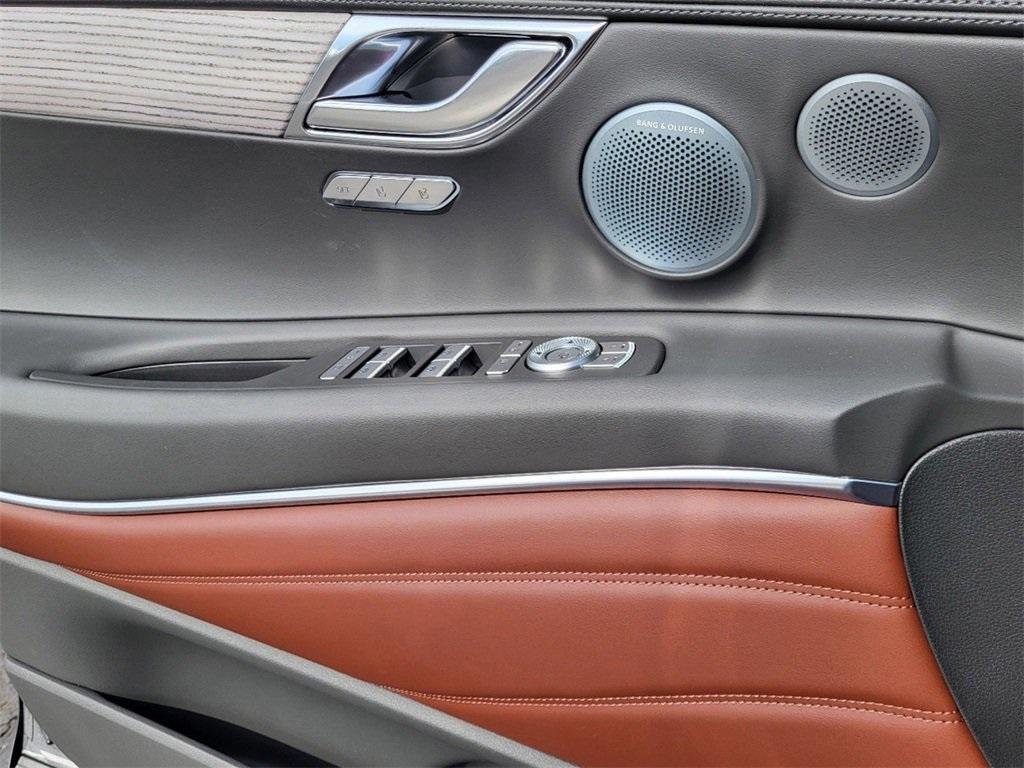 new 2025 Genesis GV80 car, priced at $82,935