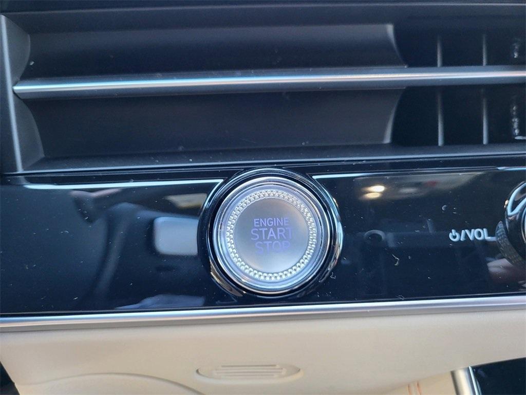 new 2026 Genesis GV70 car