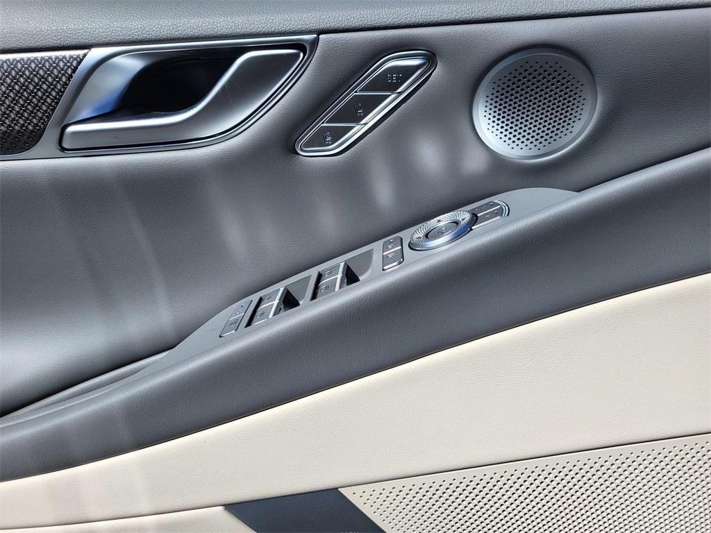 new 2025 Genesis G80 car, priced at $78,925