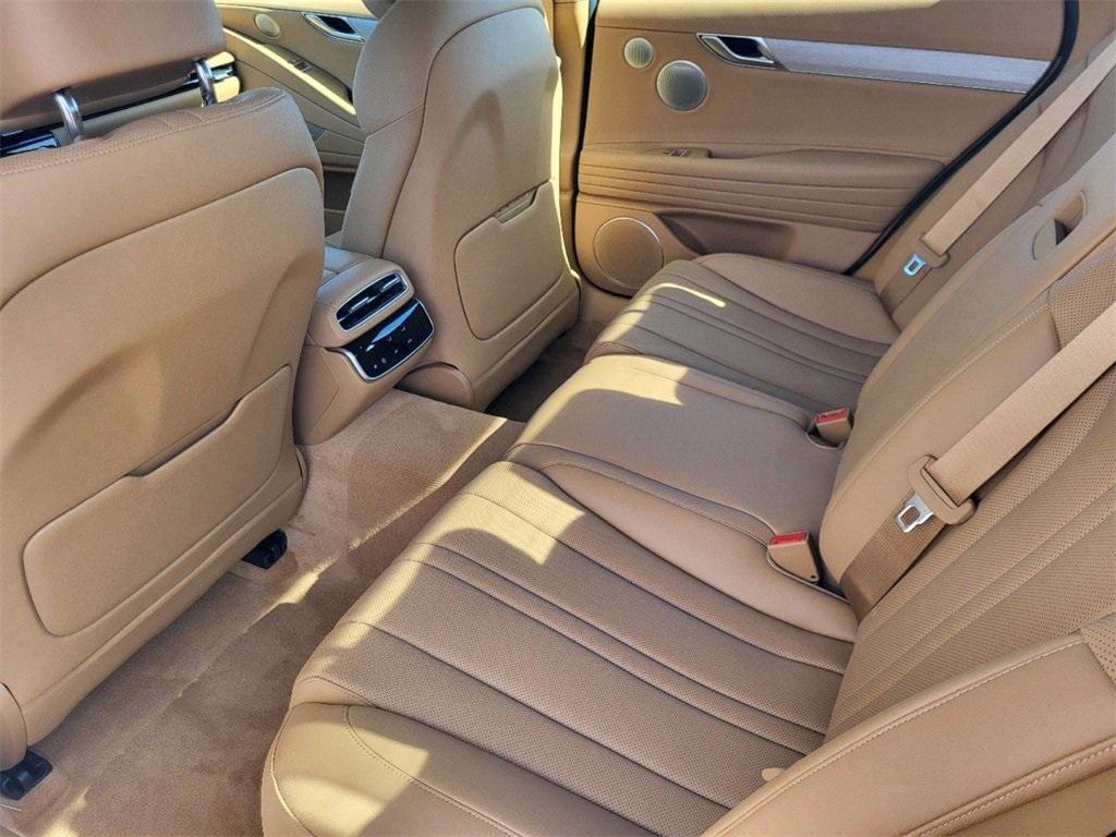 new 2025 Genesis G80 car, priced at $63,075