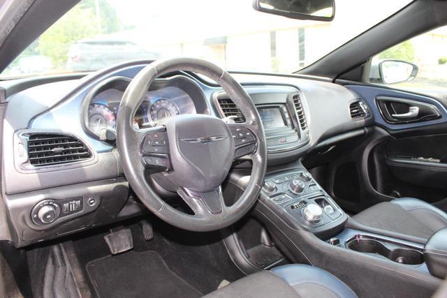 used 2016 Chrysler 200 car