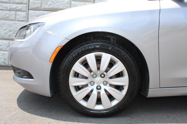 used 2016 Chrysler 200 car