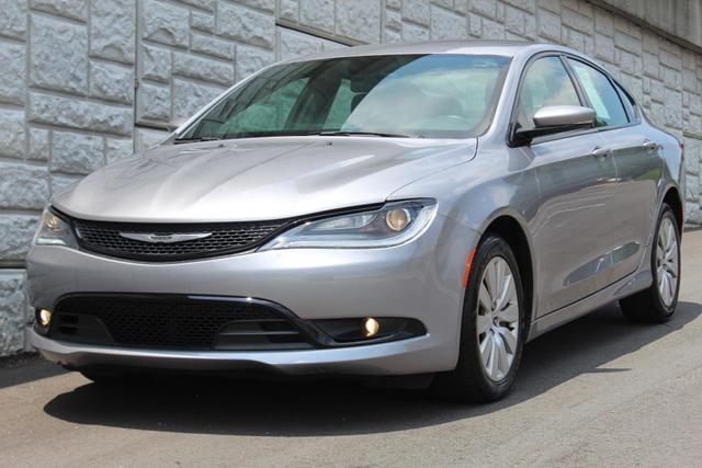 used 2016 Chrysler 200 car