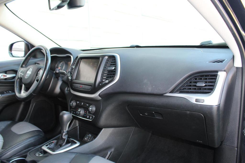 used 2014 Jeep Cherokee car, priced at $10,995