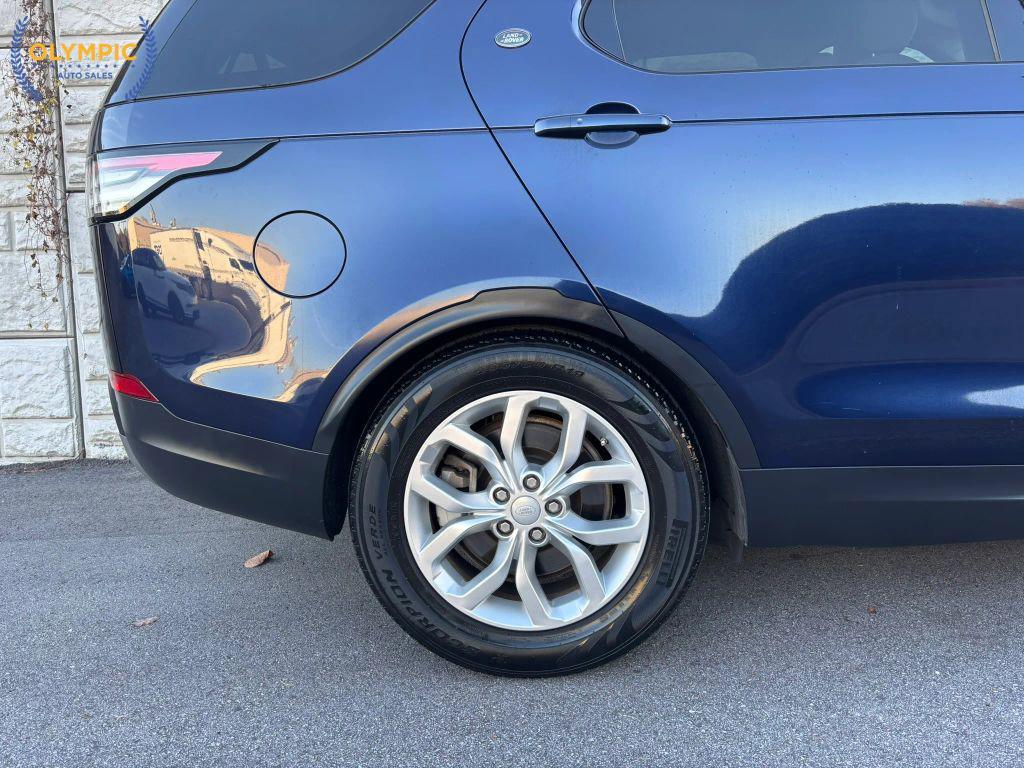 used 2018 Land Rover Discovery car, priced at $18,600