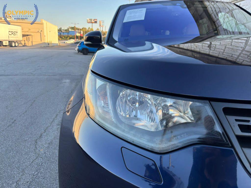 used 2018 Land Rover Discovery car, priced at $18,600