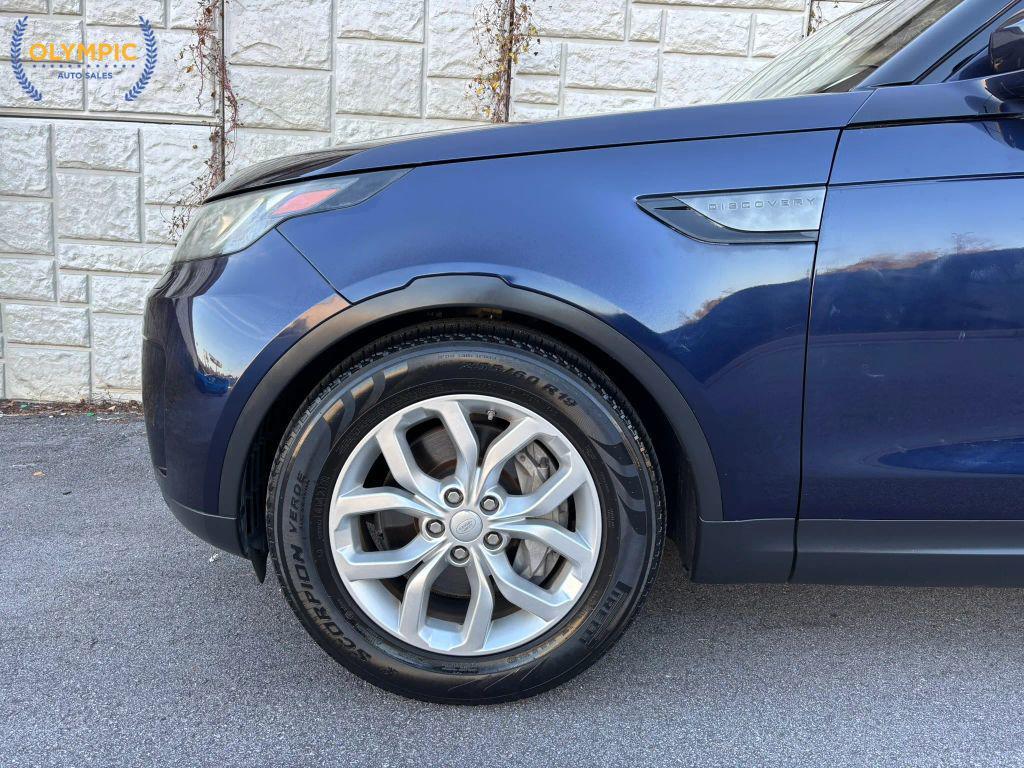 used 2018 Land Rover Discovery car, priced at $18,600