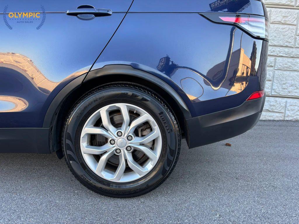 used 2018 Land Rover Discovery car, priced at $18,600