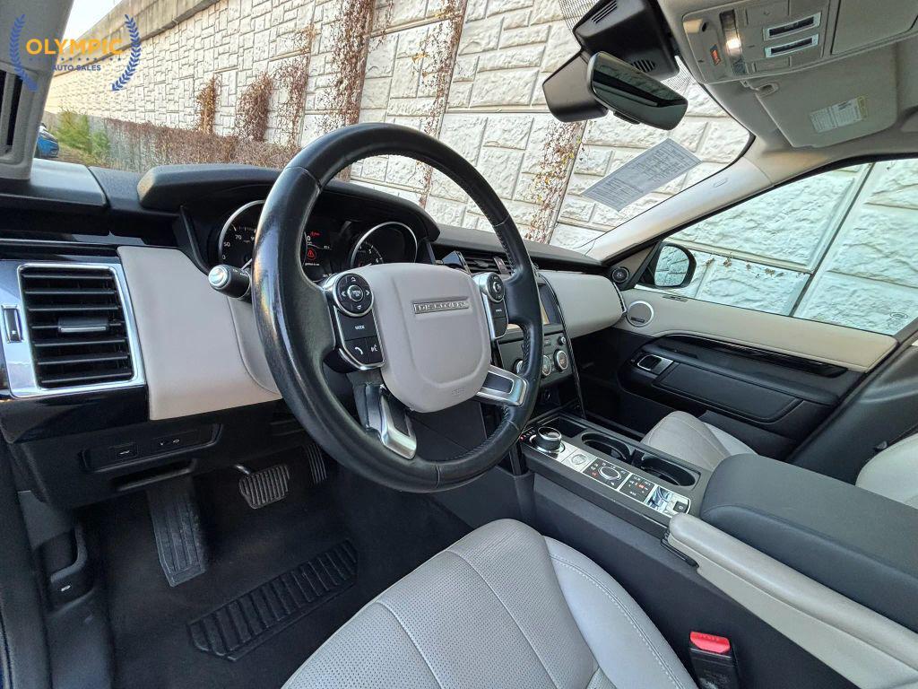 used 2018 Land Rover Discovery car, priced at $18,600