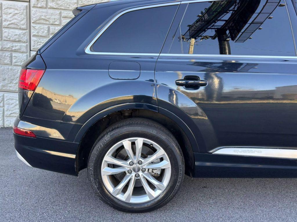used 2017 Audi Q7 car