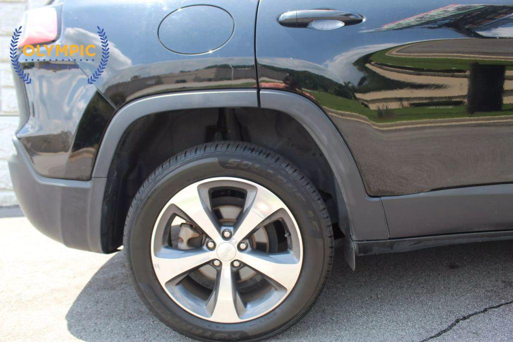 used 2019 Jeep Cherokee car