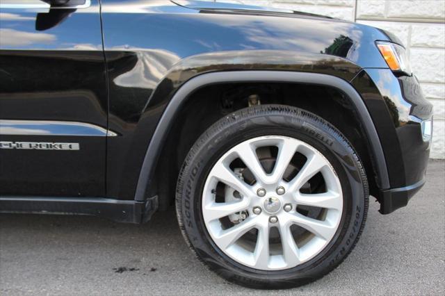 used 2017 Jeep Grand Cherokee car, priced at $16,795