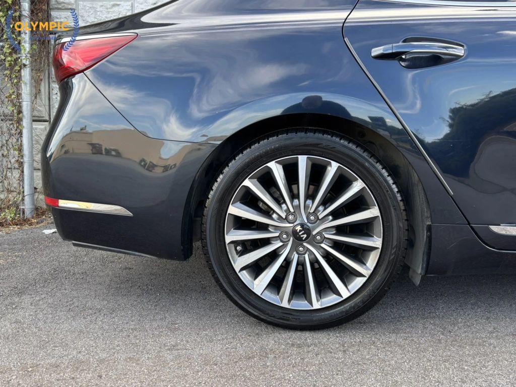 used 2018 Kia Cadenza car, priced at $14,575