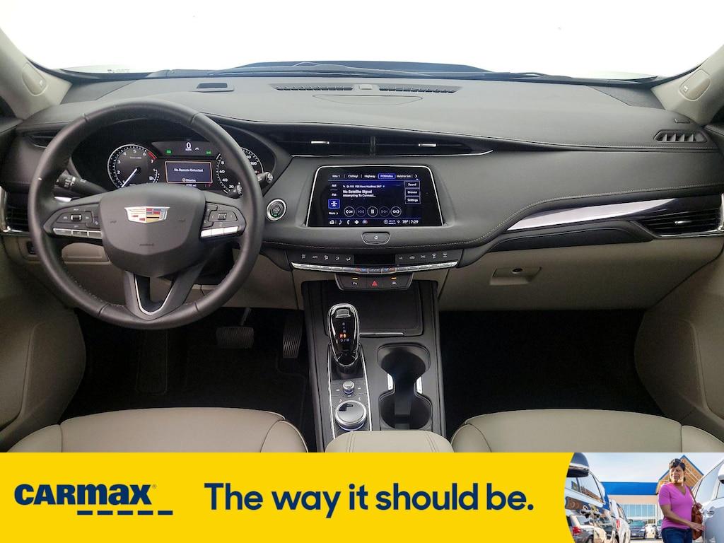 used 2023 Cadillac XT4 car, priced at $32,998