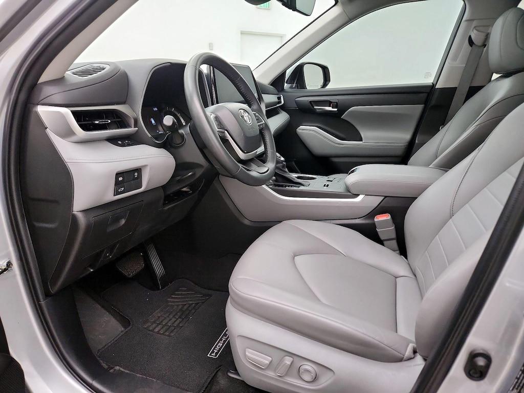 used 2023 Toyota Highlander car, priced at $38,998