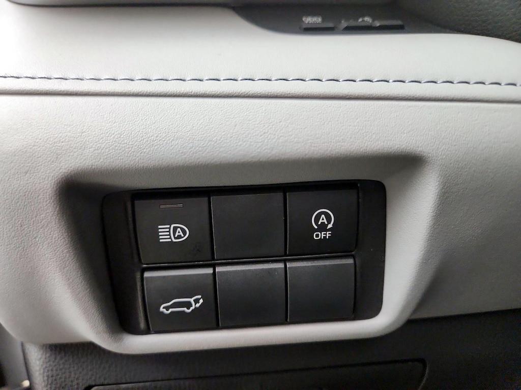 used 2023 Toyota Highlander car, priced at $38,998