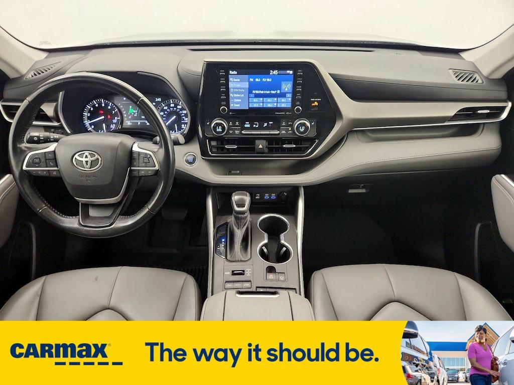 used 2022 Toyota Highlander car, priced at $36,998