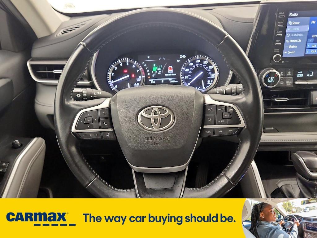 used 2022 Toyota Highlander car, priced at $36,998