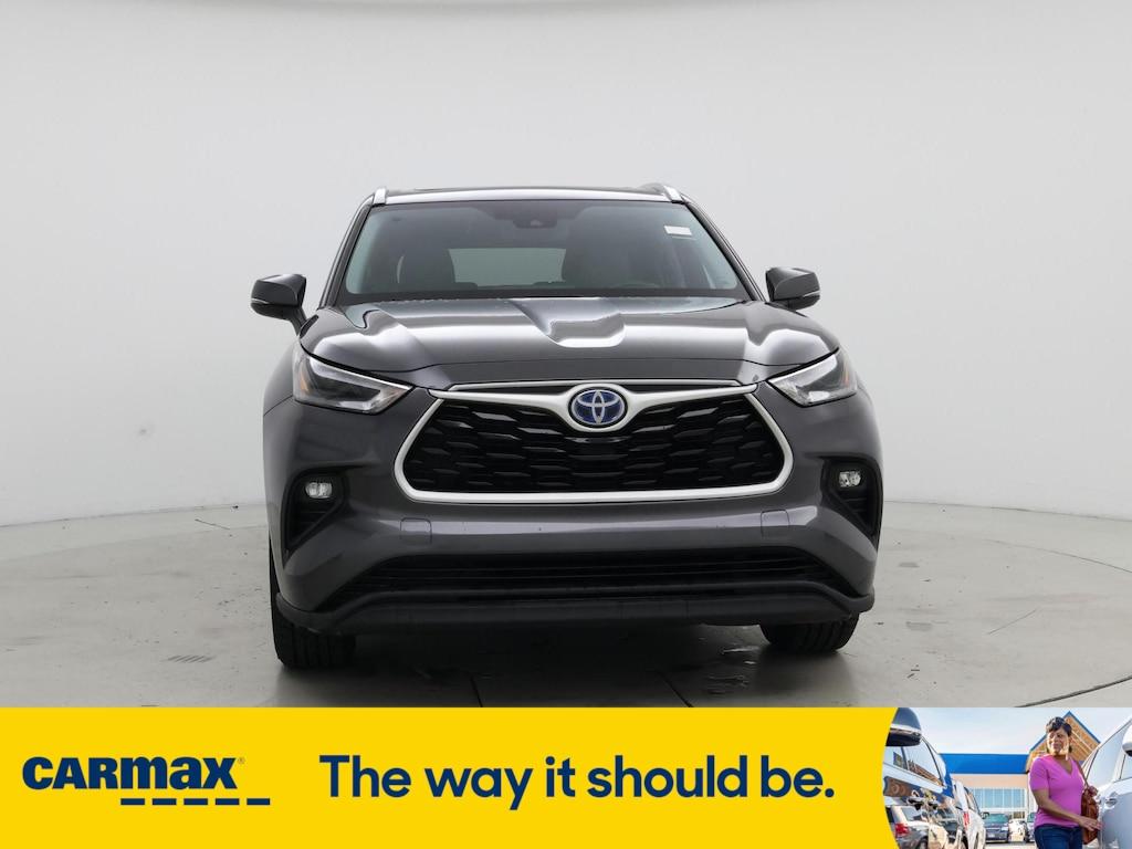 used 2021 Toyota Highlander Hybrid car, priced at $34,998