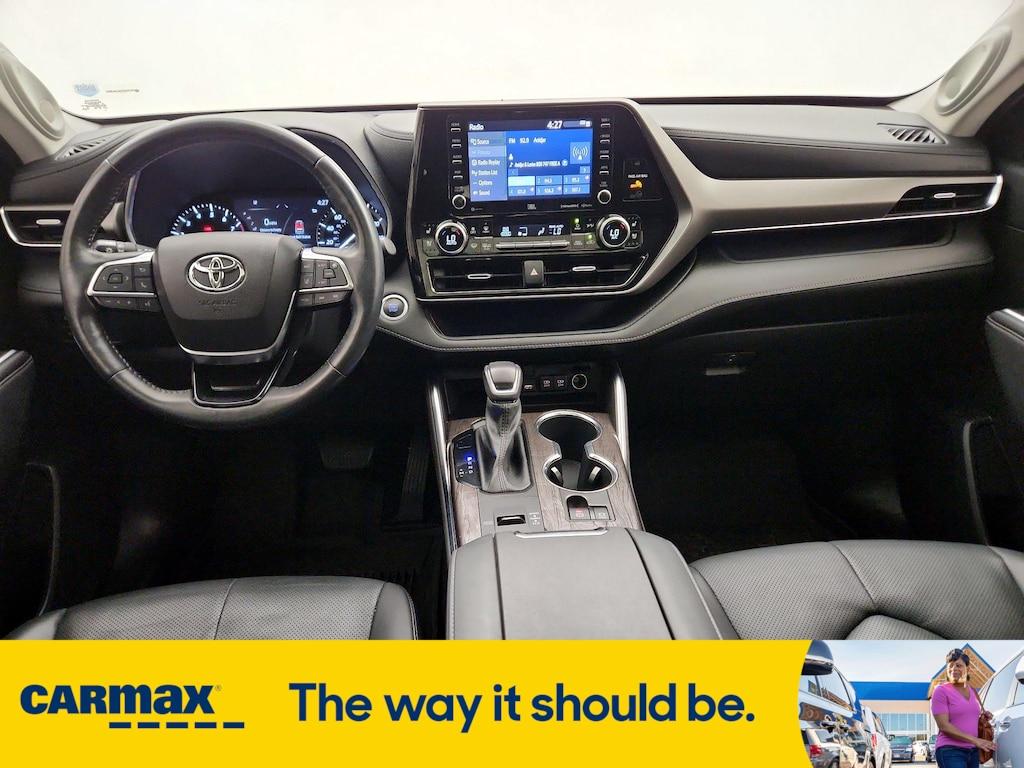 used 2021 Toyota Highlander car, priced at $38,998