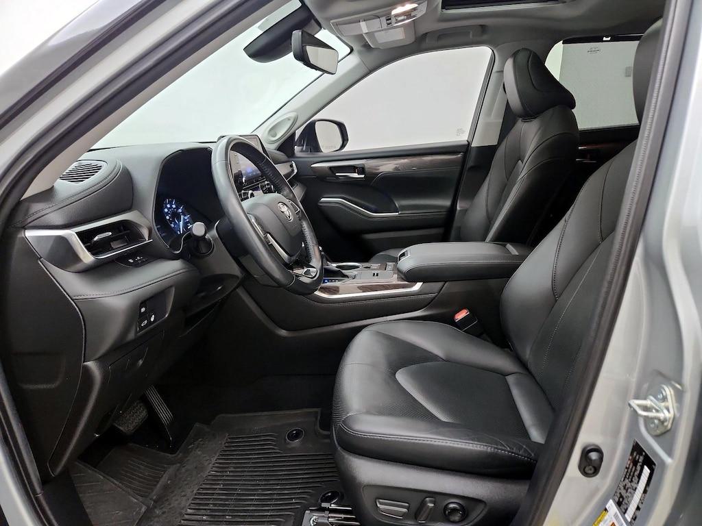 used 2021 Toyota Highlander car, priced at $38,998
