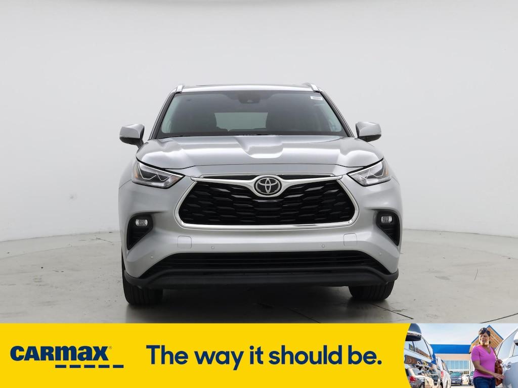 used 2021 Toyota Highlander car, priced at $38,998