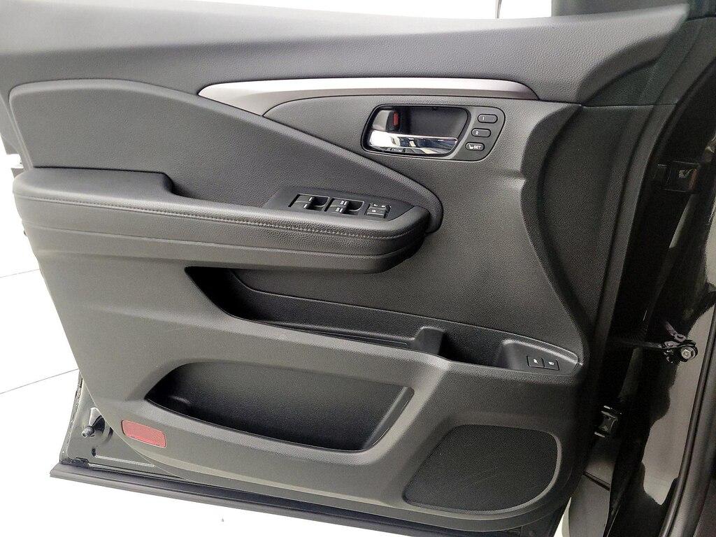 used 2022 Honda Pilot car, priced at $35,998