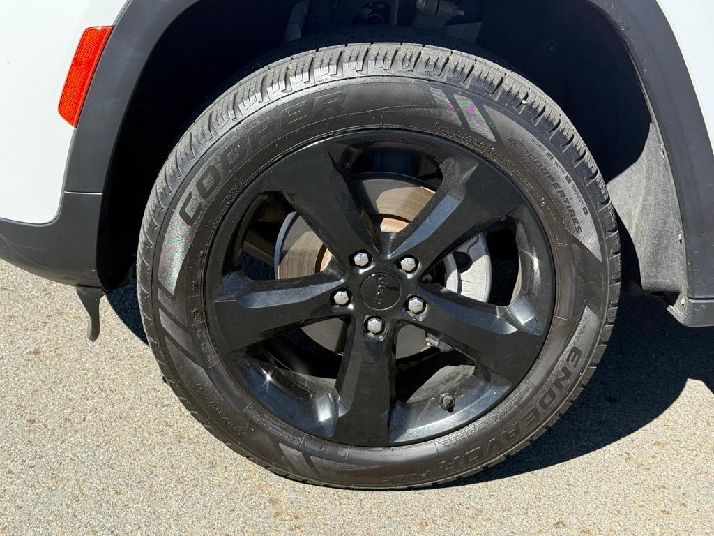 used 2022 Jeep Grand Cherokee car, priced at $25,277