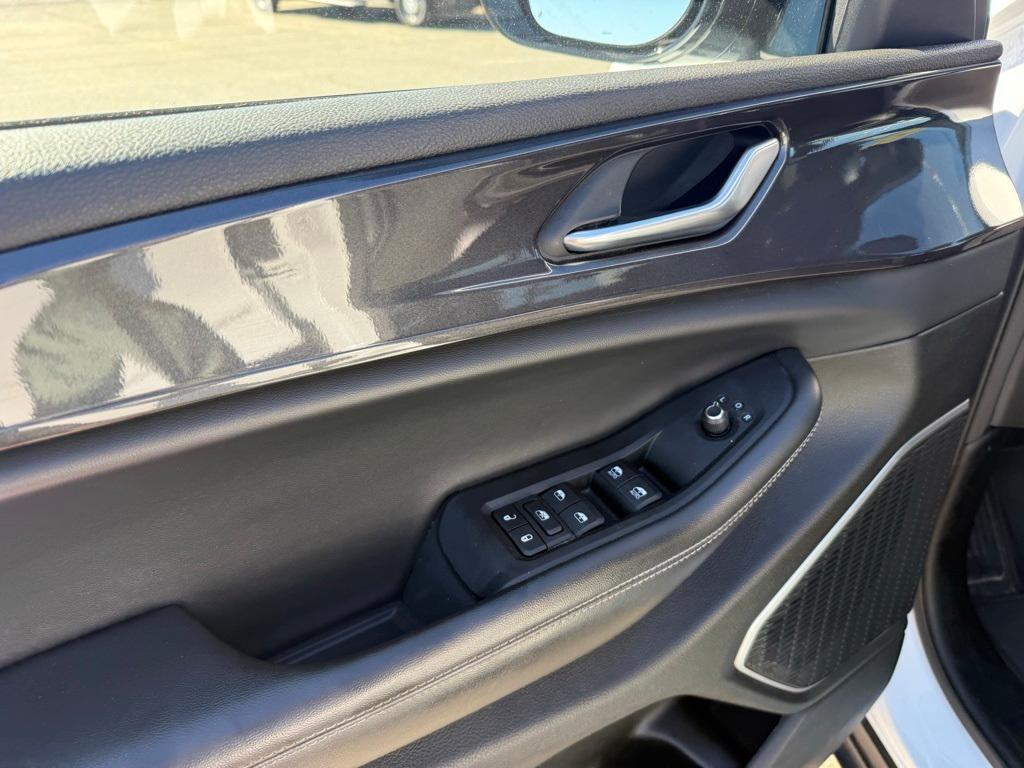 used 2022 Jeep Grand Cherokee car, priced at $25,277