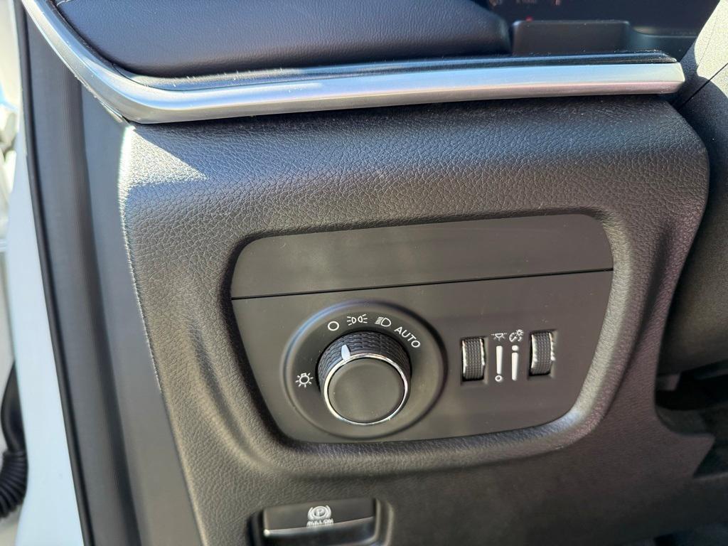 used 2022 Jeep Grand Cherokee car, priced at $25,277