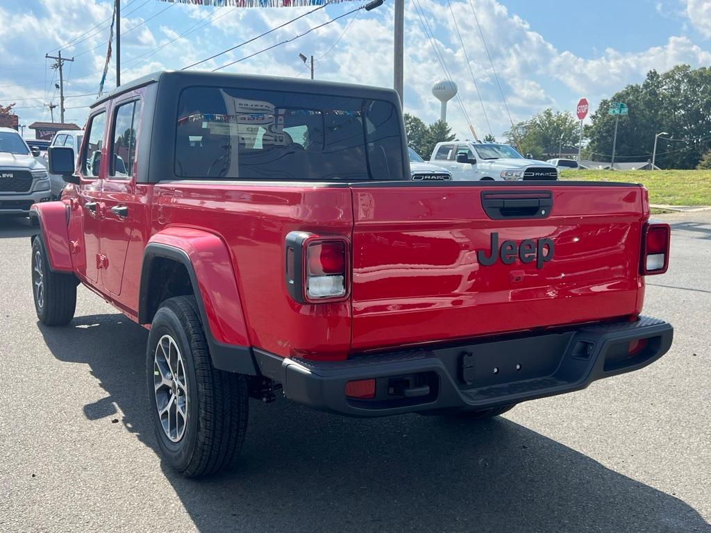 new 2024 Jeep Gladiator car, priced at $45,277