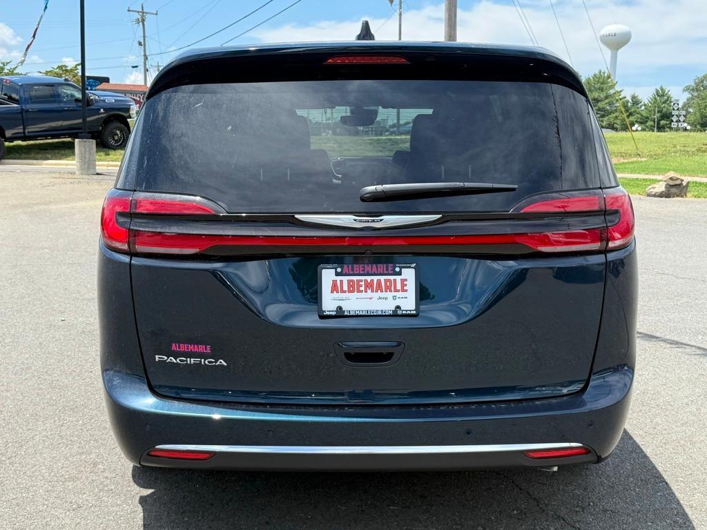 new 2025 Chrysler Pacifica car, priced at $39,777