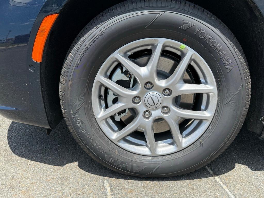 new 2025 Chrysler Pacifica car, priced at $39,777